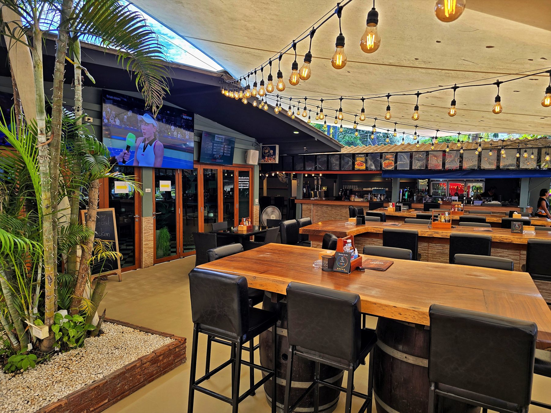 Outback bar and lounge area